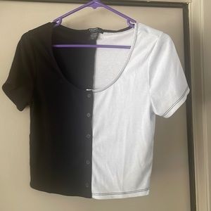 THORN A FABLE SMALL BLACK AND WHITE T SHIRT